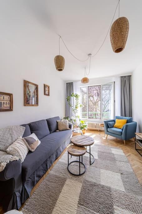 Bohohome Next To The Main Street Apartment