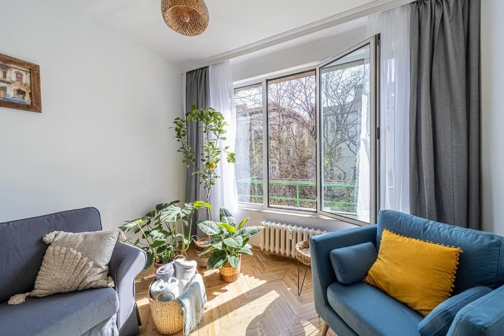 Bohohome Next To The Main Street Appartement